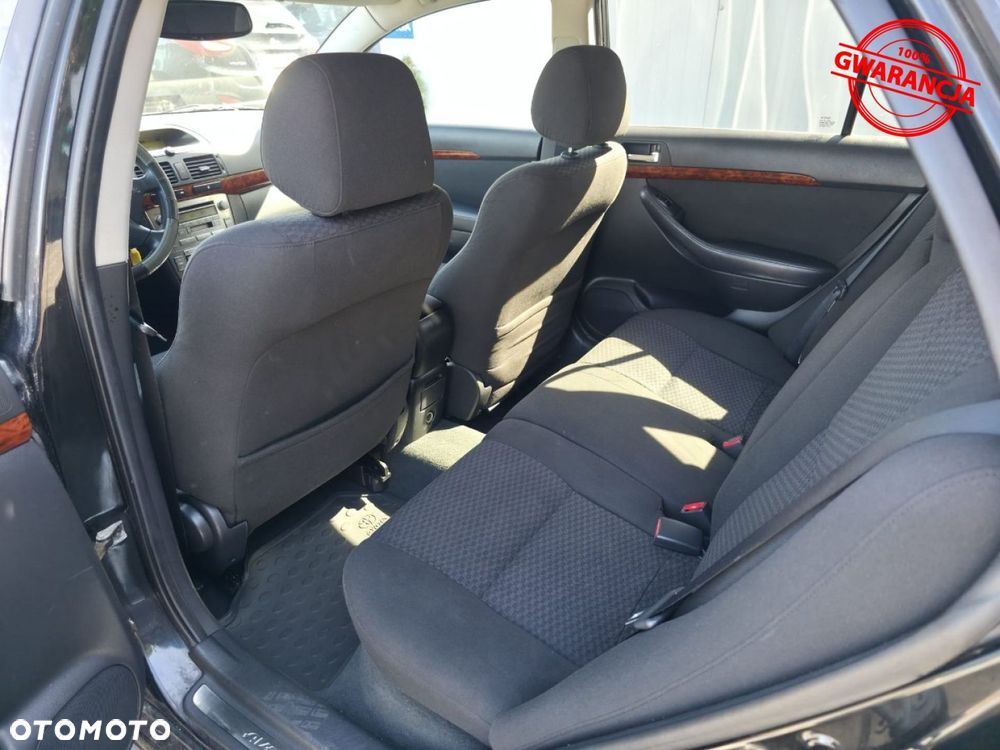Toyota Avensis - 20