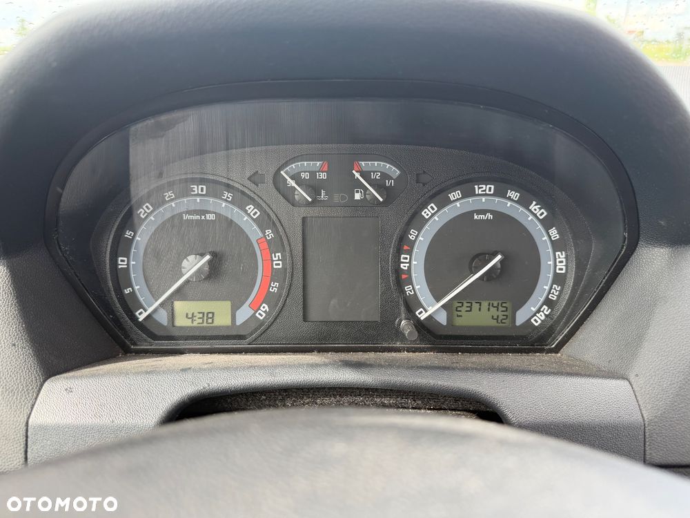 Skoda Fabia - 10