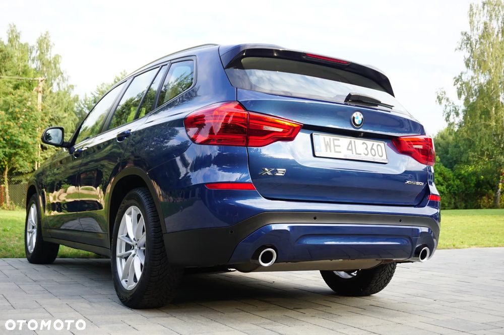 BMW X3 xDrive20i Advantage - 11