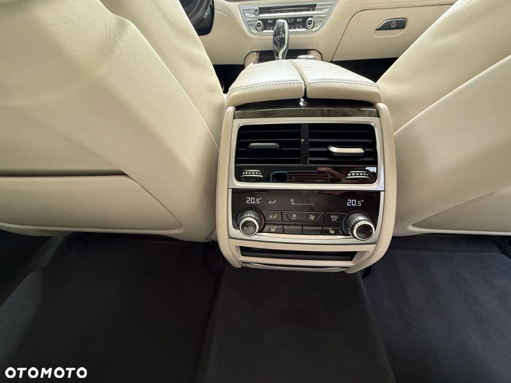 BMW Seria 7 730d xDrive - 10