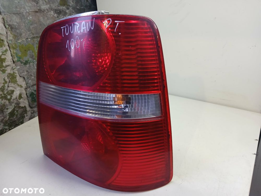 Volkswagen Touran lampa tylna lewa - 2