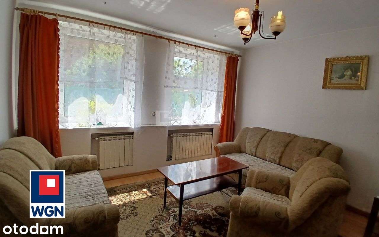 Przestronne mieszkanie na parterze w kamienicy.