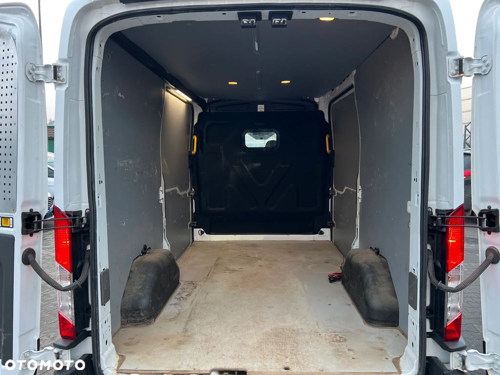 Ford Transit - 17