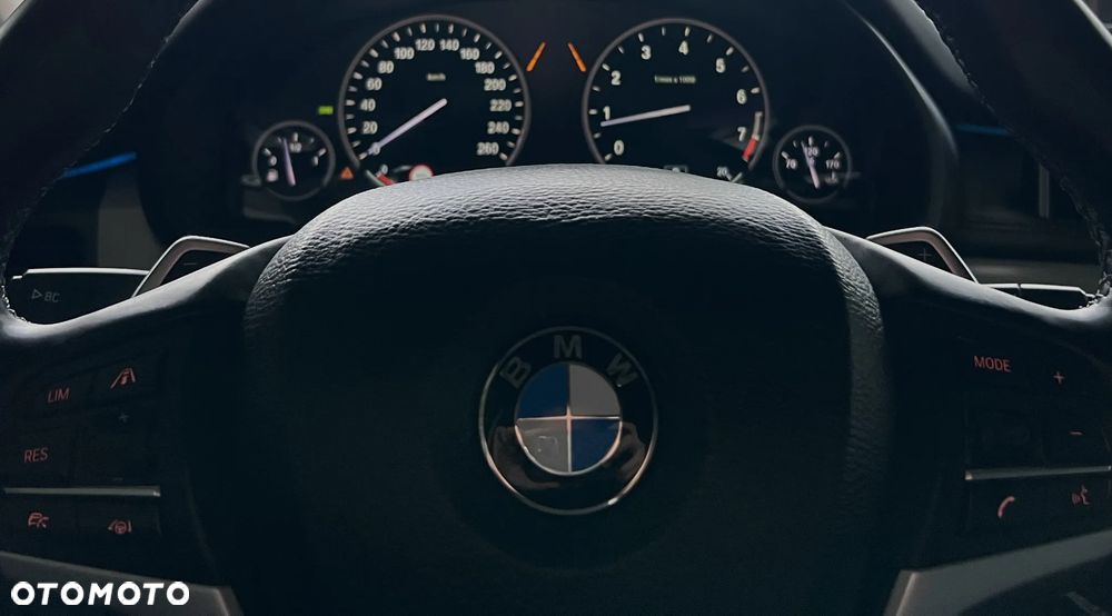 BMW X5 xDrive50i - 25
