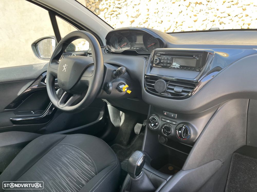 Peugeot 208 1.2 VTi Access - 31