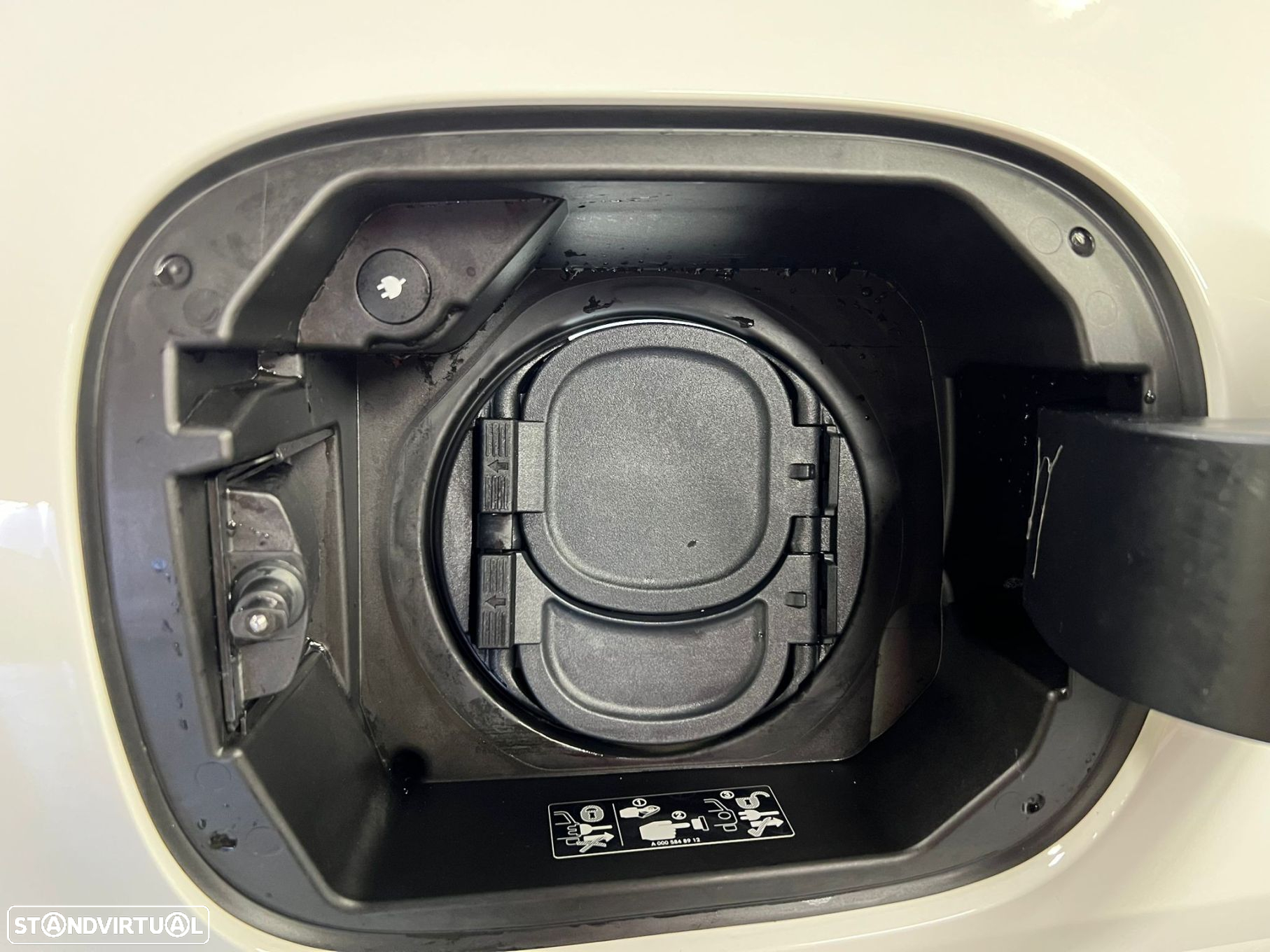 Mercedes-Benz EQA 250+ AMG Line - 23