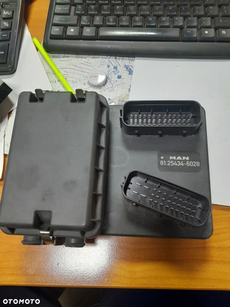 Skrzynka bezpieczników man tg3 81.25434-6028 - 1