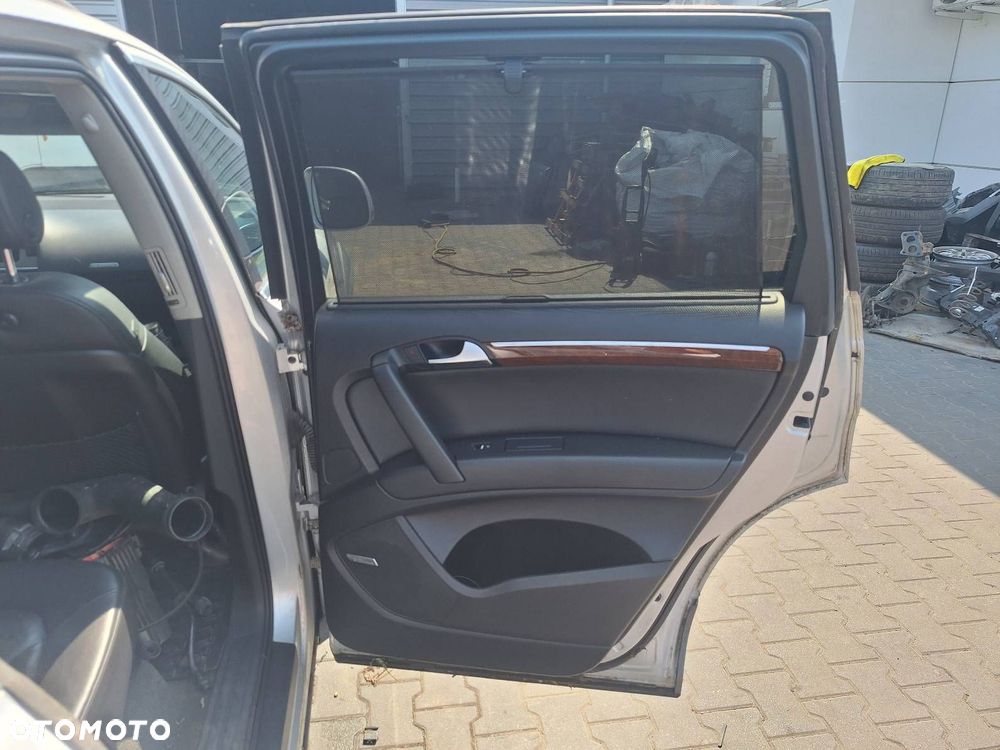 FOTELE KOMPLET LEWY PRAWY KANAPA + TRZECI RZĄD AUDI Q7 I JASNE GRZANE - 12