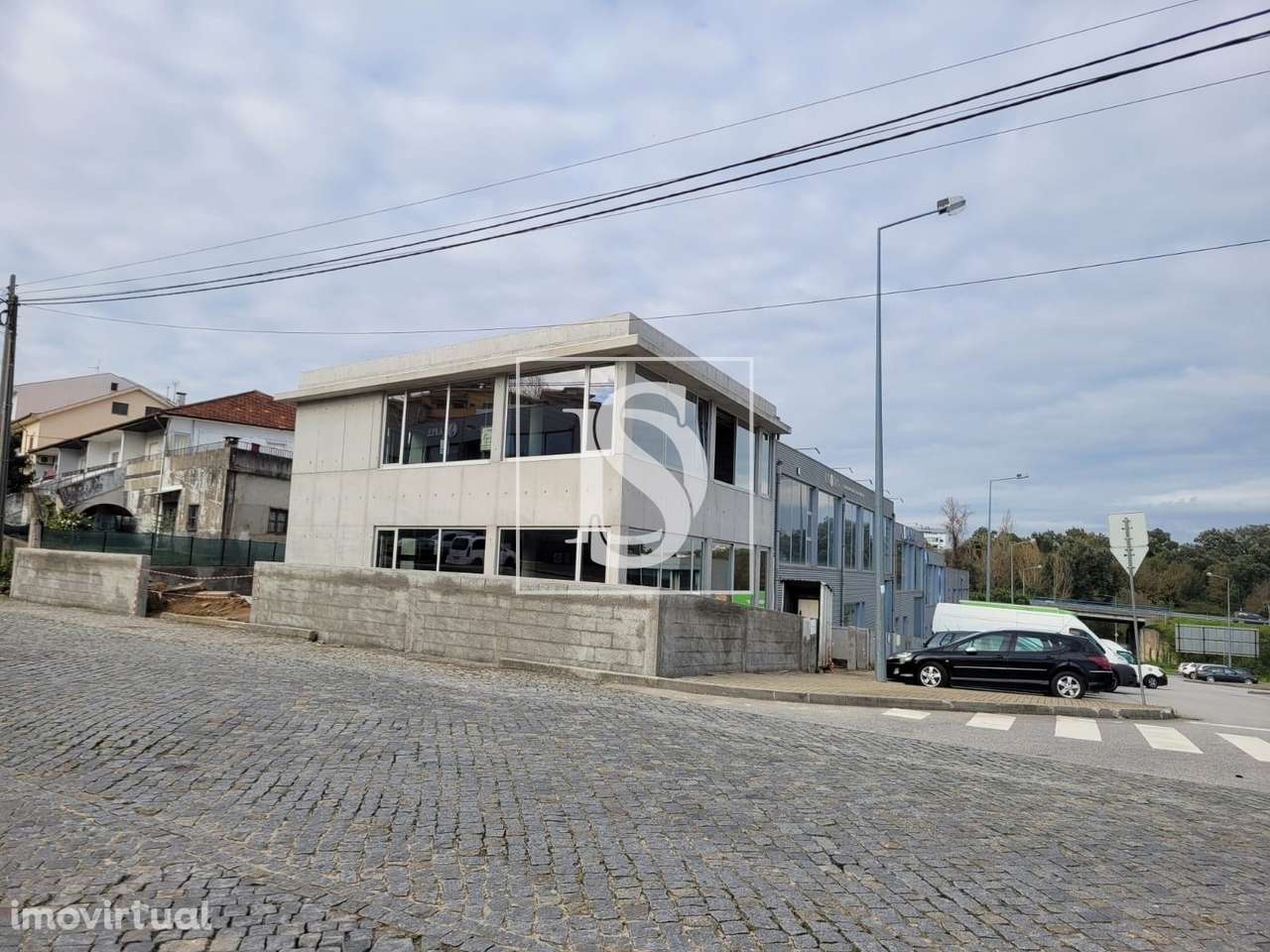 Pavilhão Novo no Centro Empresarial de Ferreiros - Braga - Grande imagem: 2/5