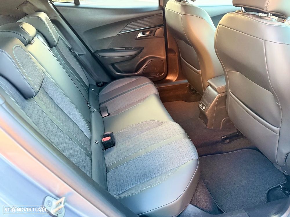 Peugeot 2008 1.2 PureTech Allure Pack EAT8 - 9