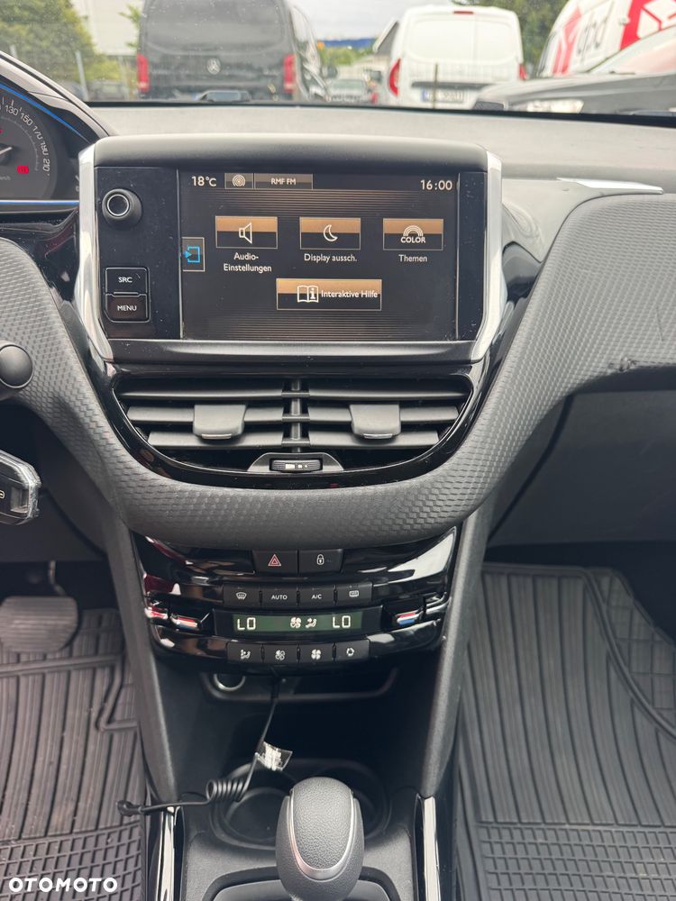 Peugeot 2008 1.2 Pure Tech Allure S&S EAT6 - 24
