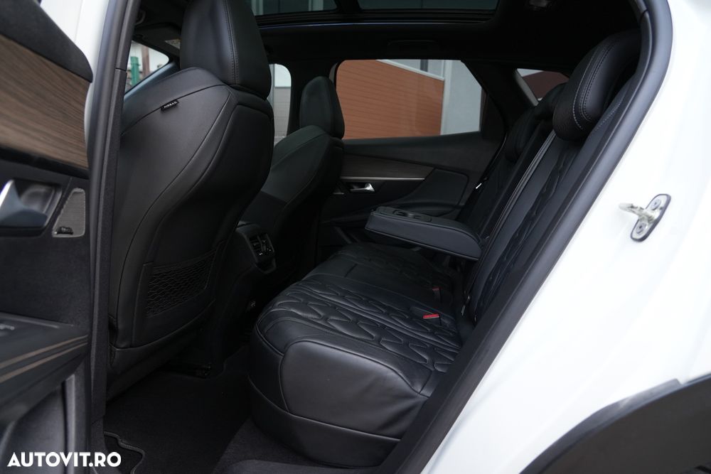 Peugeot 3008 PHEV EAT8 4X4 GT Pack - 23
