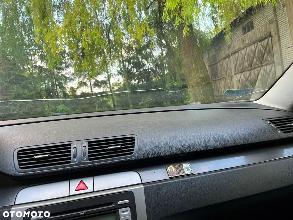 Volkswagen Passat - 14