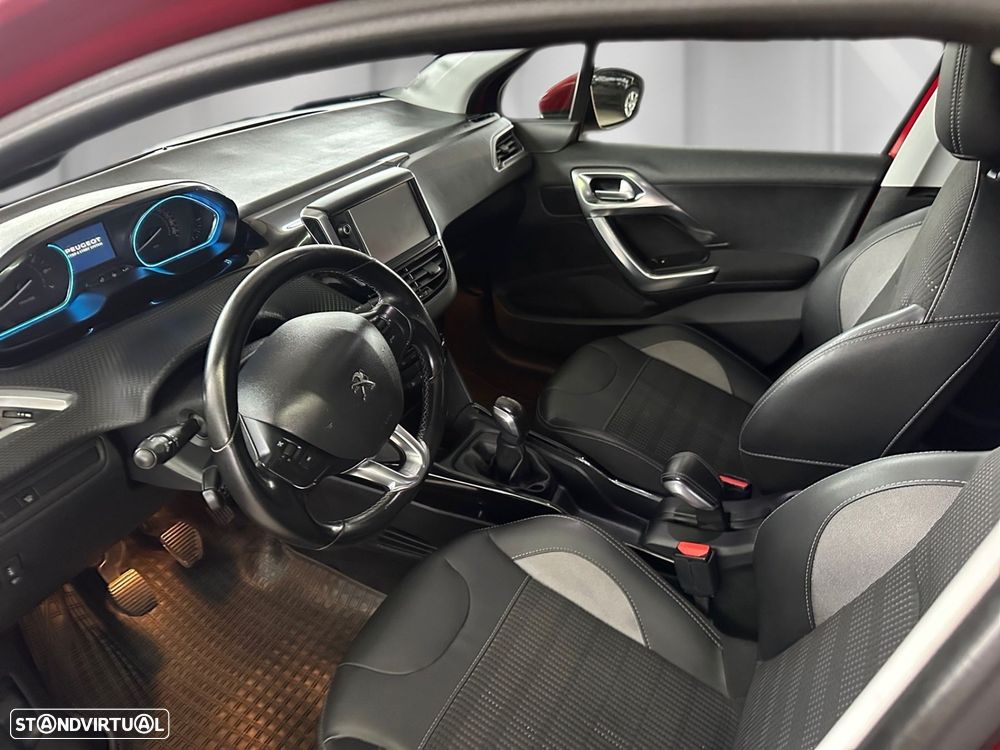 Peugeot 2008 1.2 PureTech Allure - 5