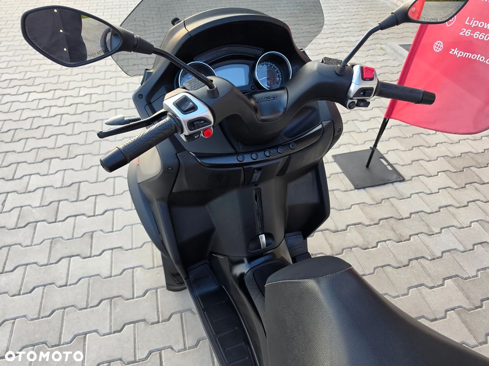 Piaggio MP-3 - 6