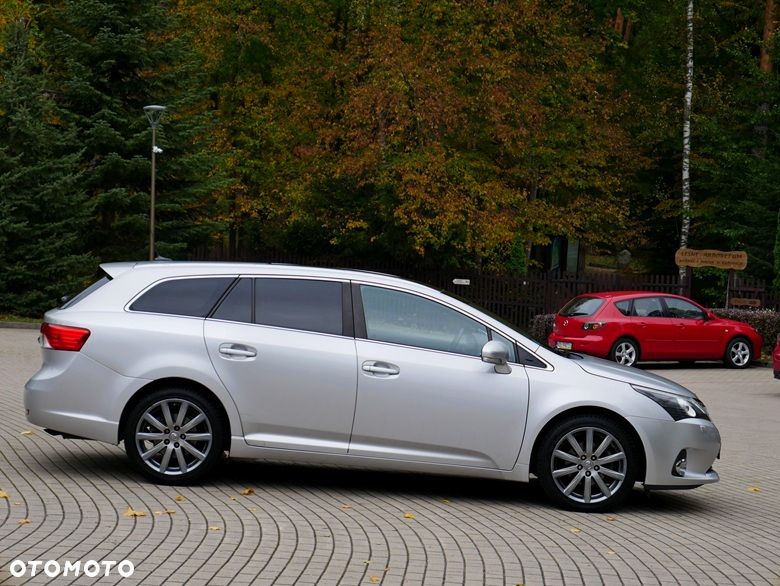 Toyota Avensis Touring Sports 1.8 Executive - 9