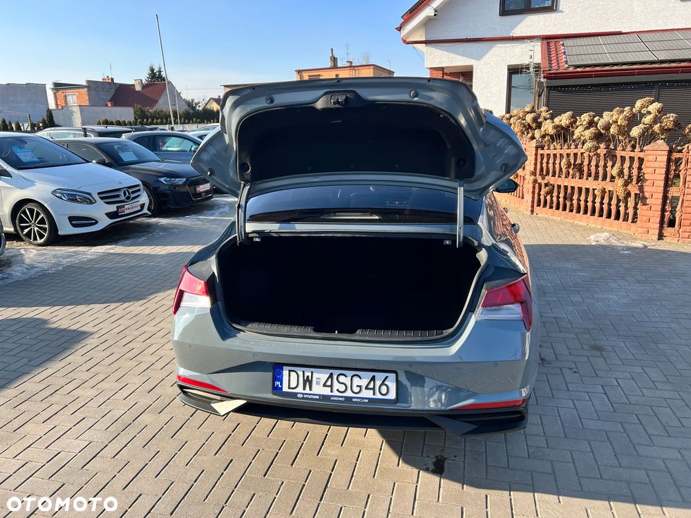 Hyundai Elantra - 28