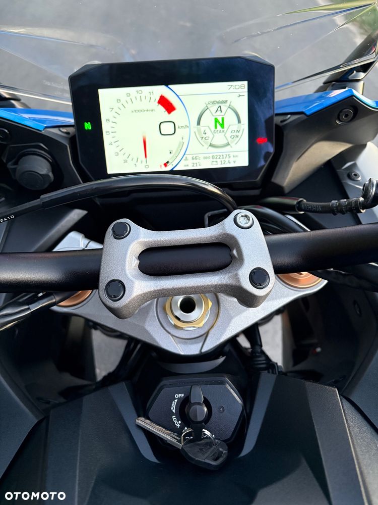 Suzuki GSX 1000 - 5