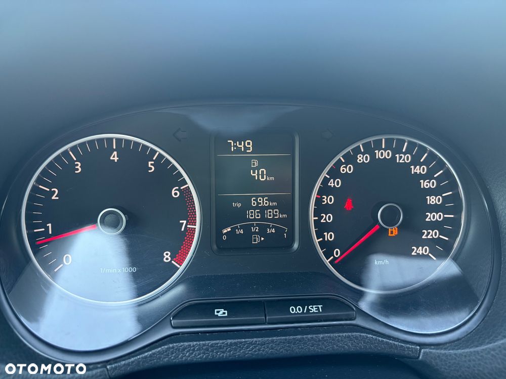 Volkswagen Polo 1.4 Comfortline - 30