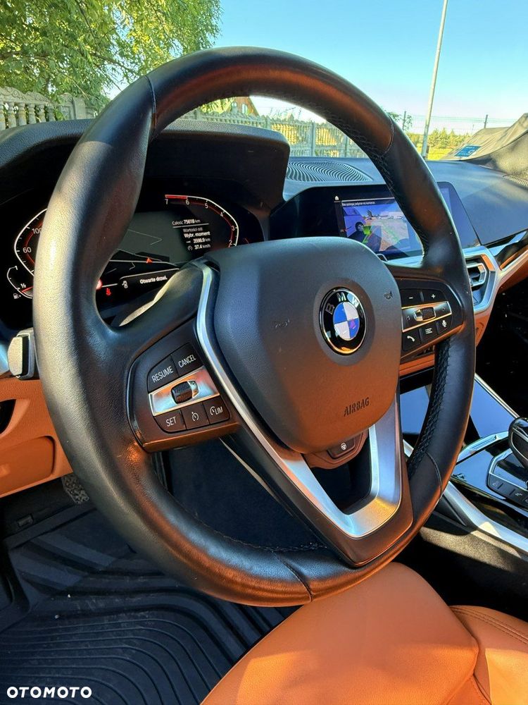 BMW Seria 3 330i xDrive - 29