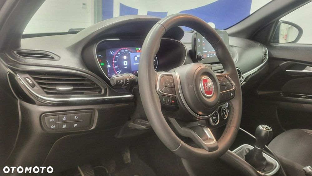 Fiat Tipo - 12