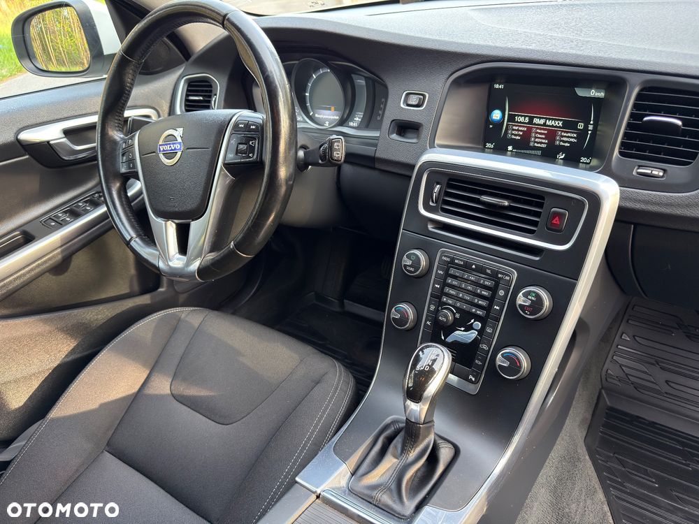 Volvo V60 D3 Drive-E Kinetic - 28