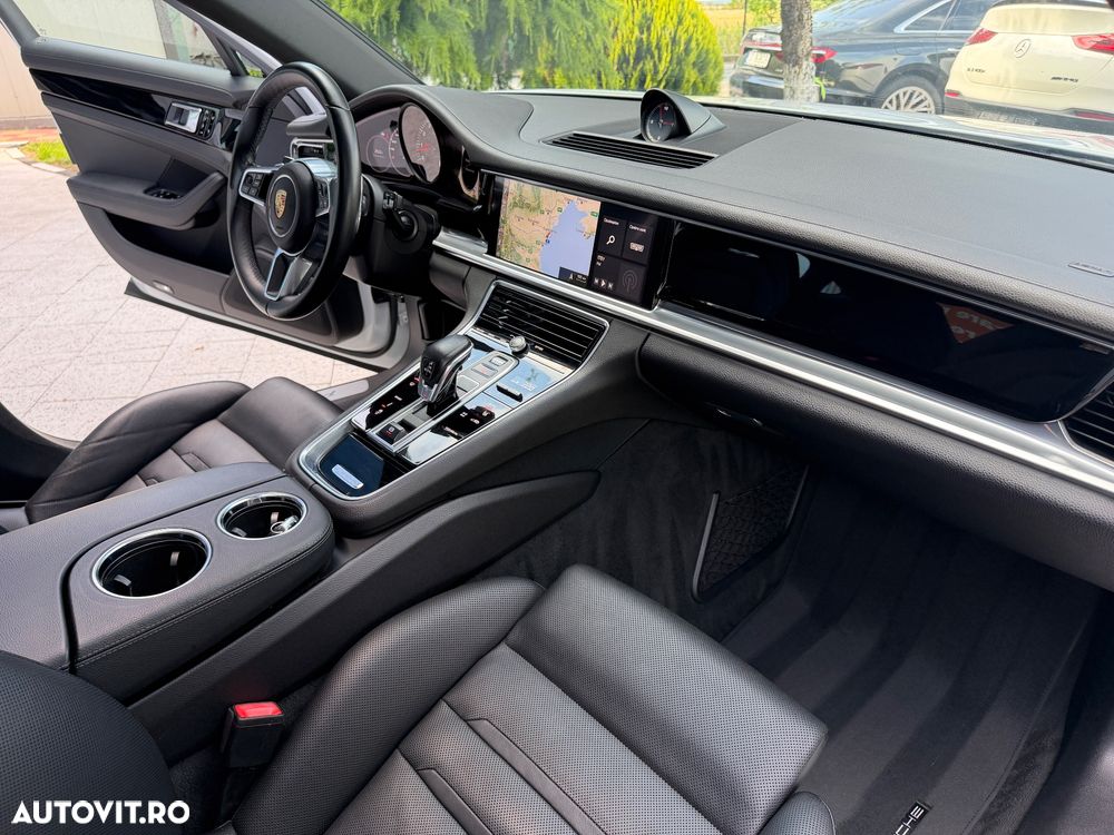 Porsche Panamera 4S Executive - 40