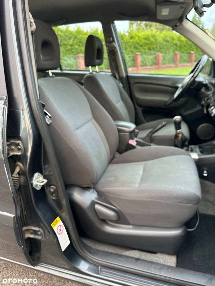 Toyota RAV4 2.0 D-4D Sol - 16