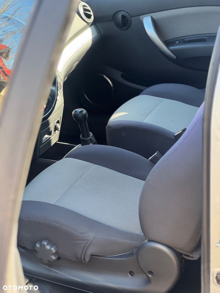 Chevrolet Aveo 1.2 LS - 11