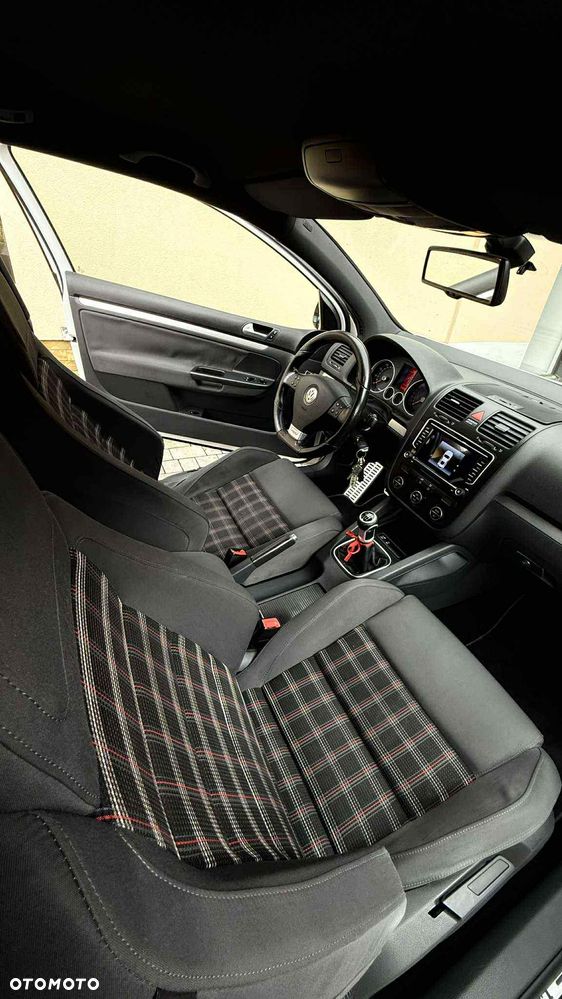 Volkswagen Golf - 20