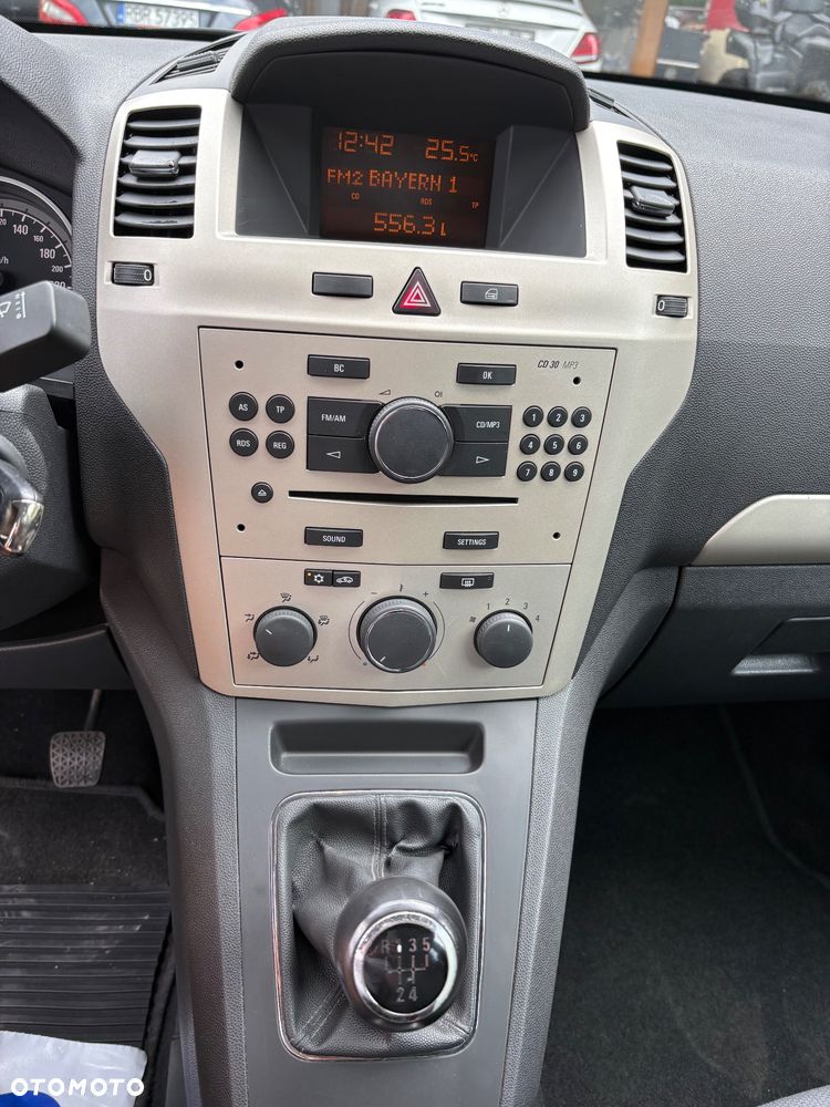 Opel Zafira 1.8 Family - 25