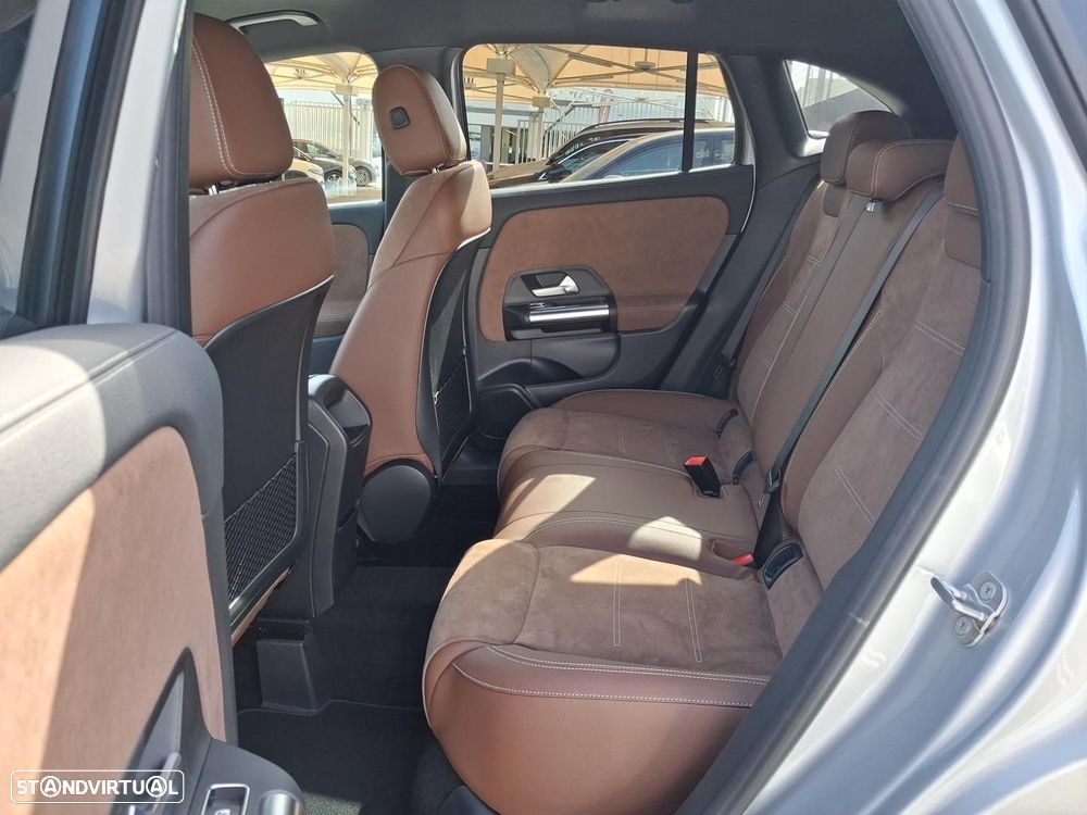 Mercedes-Benz GLA 180 d AMG Line - 12