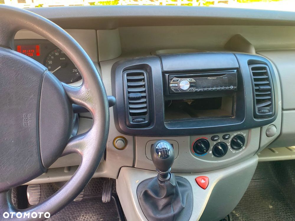 Renault TRAFIC - 23