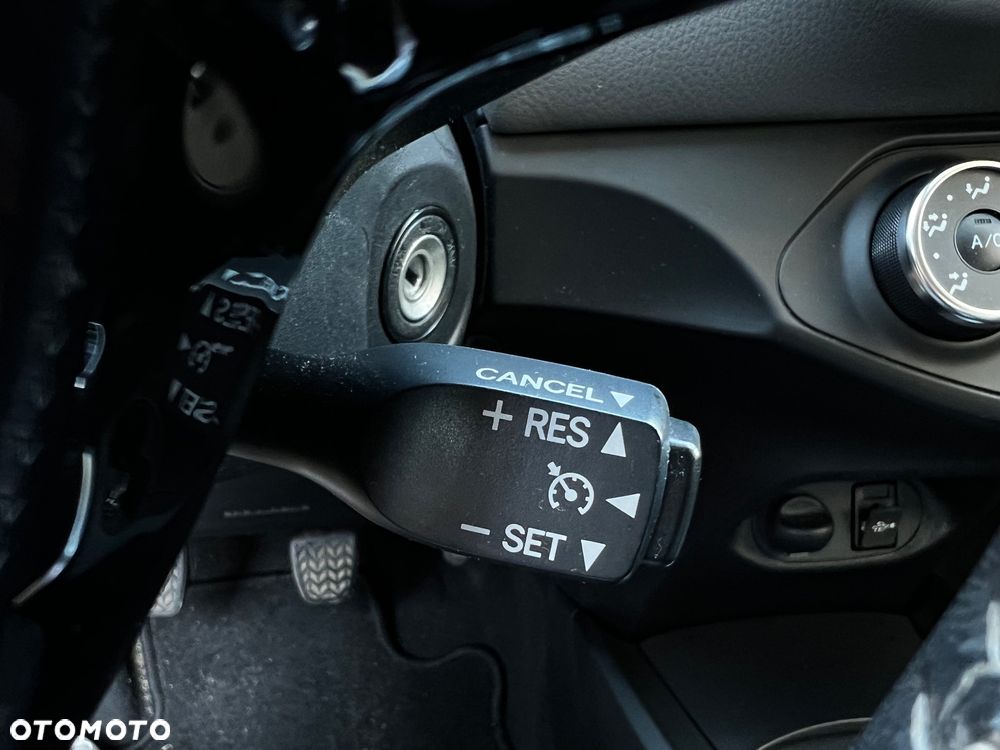 Toyota Yaris 1.5 Premium - 28
