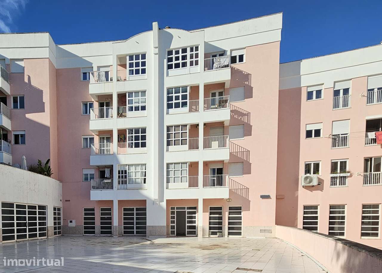 Loja, 875 m², Algés, Linda-a-Velha e Cruz Quebrada-Dafundo - Grande imagem: 2/12