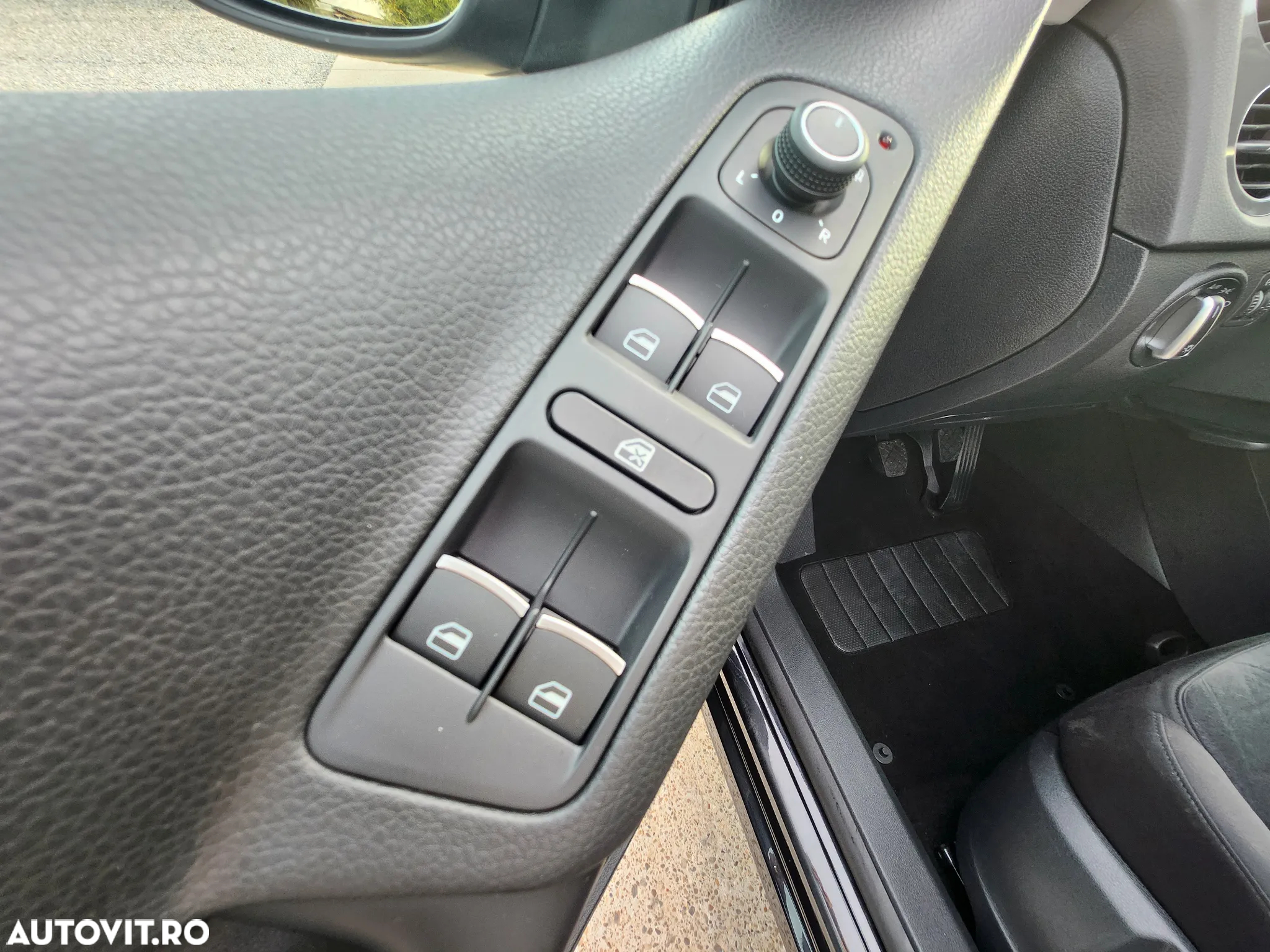 Volkswagen Tiguan 2.0 TDI 4Motion BMT Sport & Style - 29