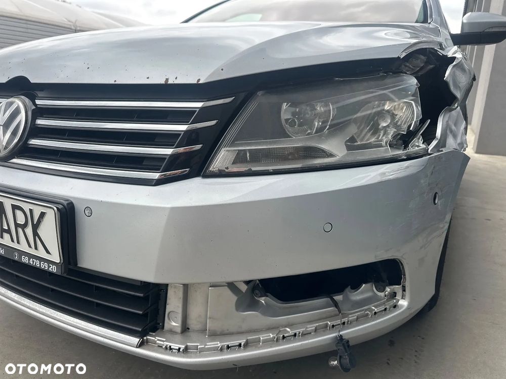 Volkswagen Passat 2.0 Blue TDI SCR Comfortline - 12