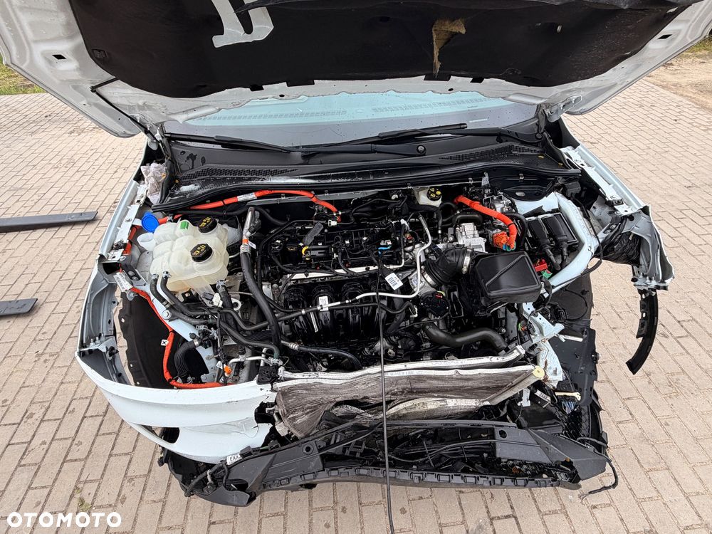 Ford Kuga 2.5 Duratec FHEV TITANIUM - 6