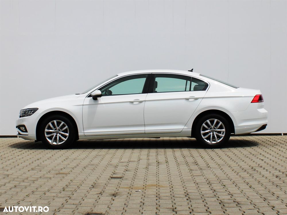 Volkswagen Passat 1.5 TSI ACT DSG Comfortline - 3