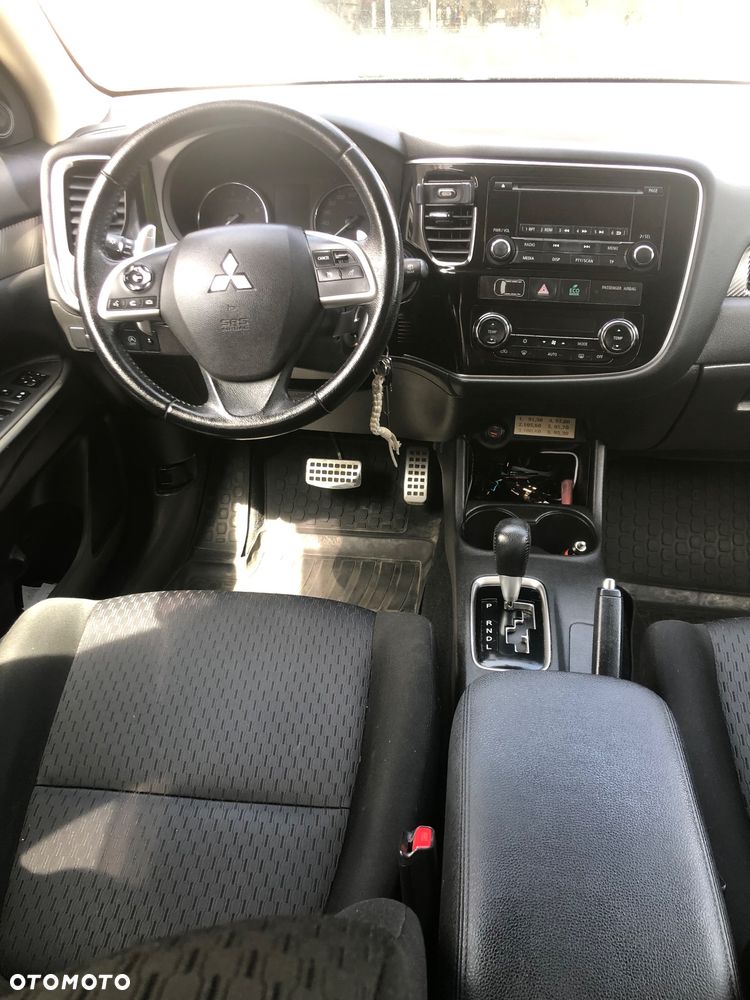 Mitsubishi Outlander 2.0 Intense - 12