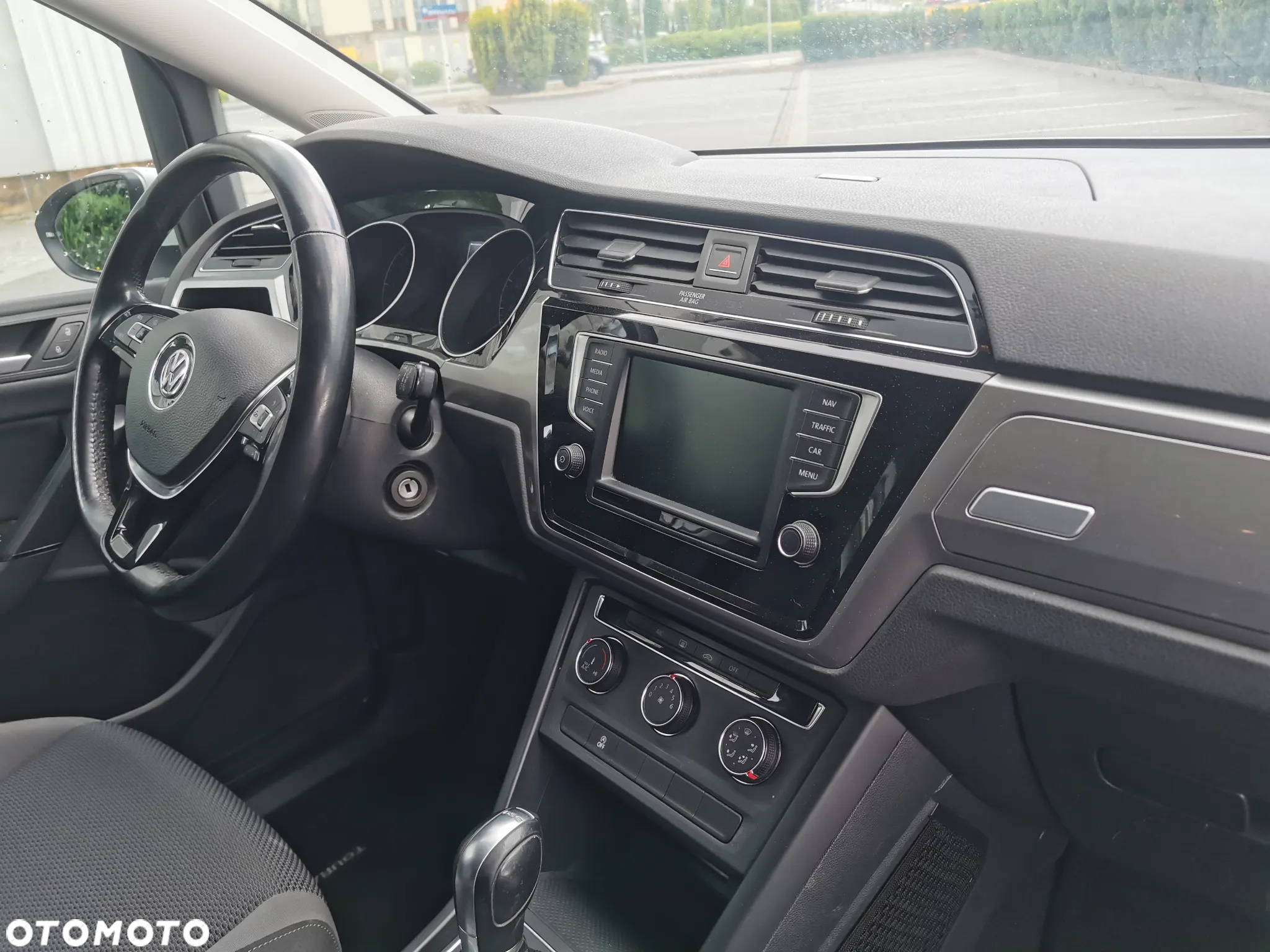 Volkswagen Touran 1.6 TDI SCR (BlueMotion Technology) DSG Comfortline - 11