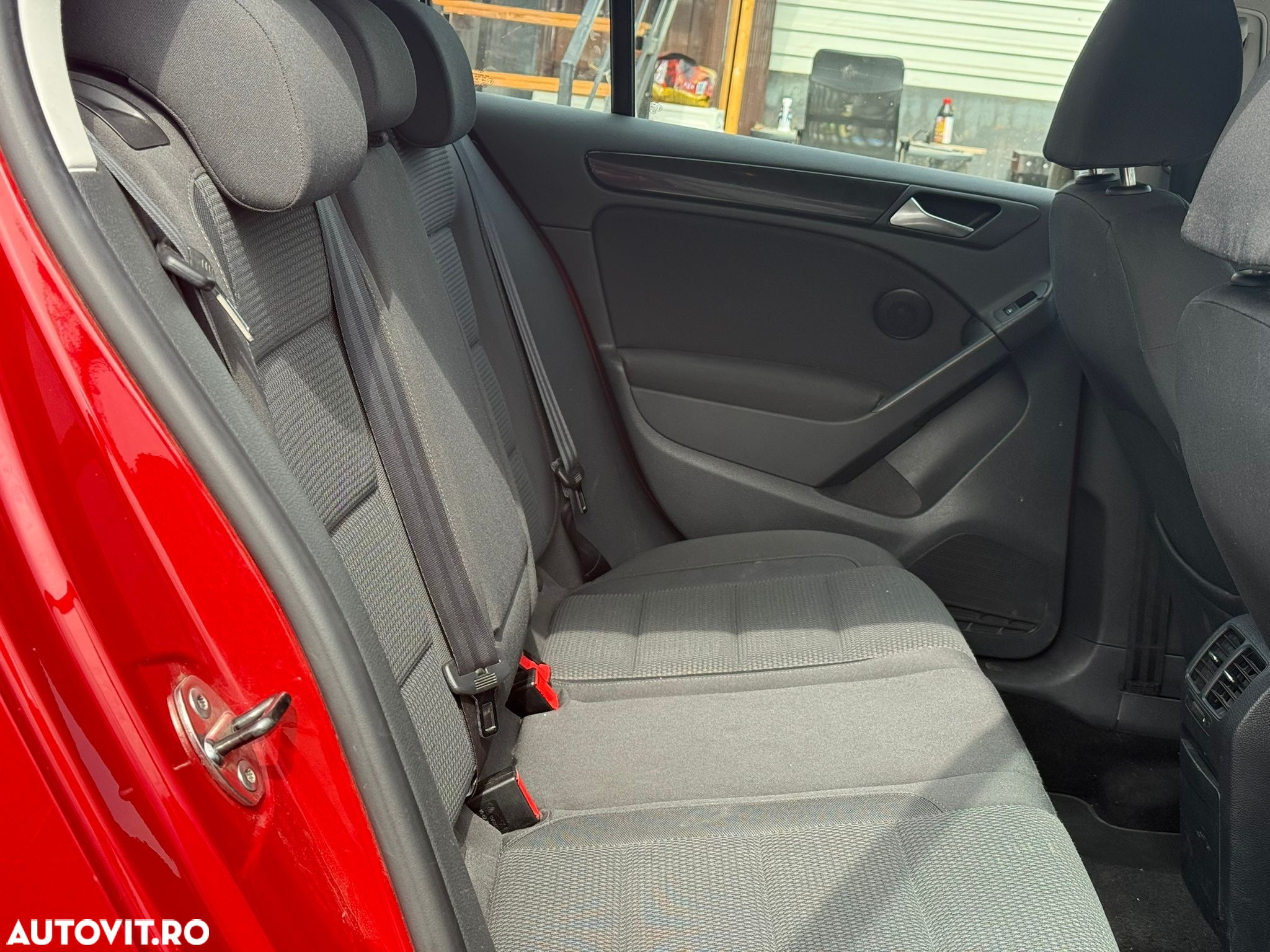 Volkswagen Golf - 8