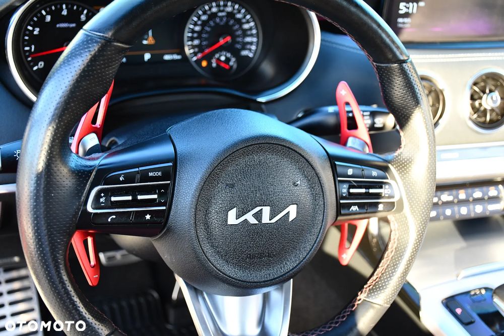 Kia Stinger - 17