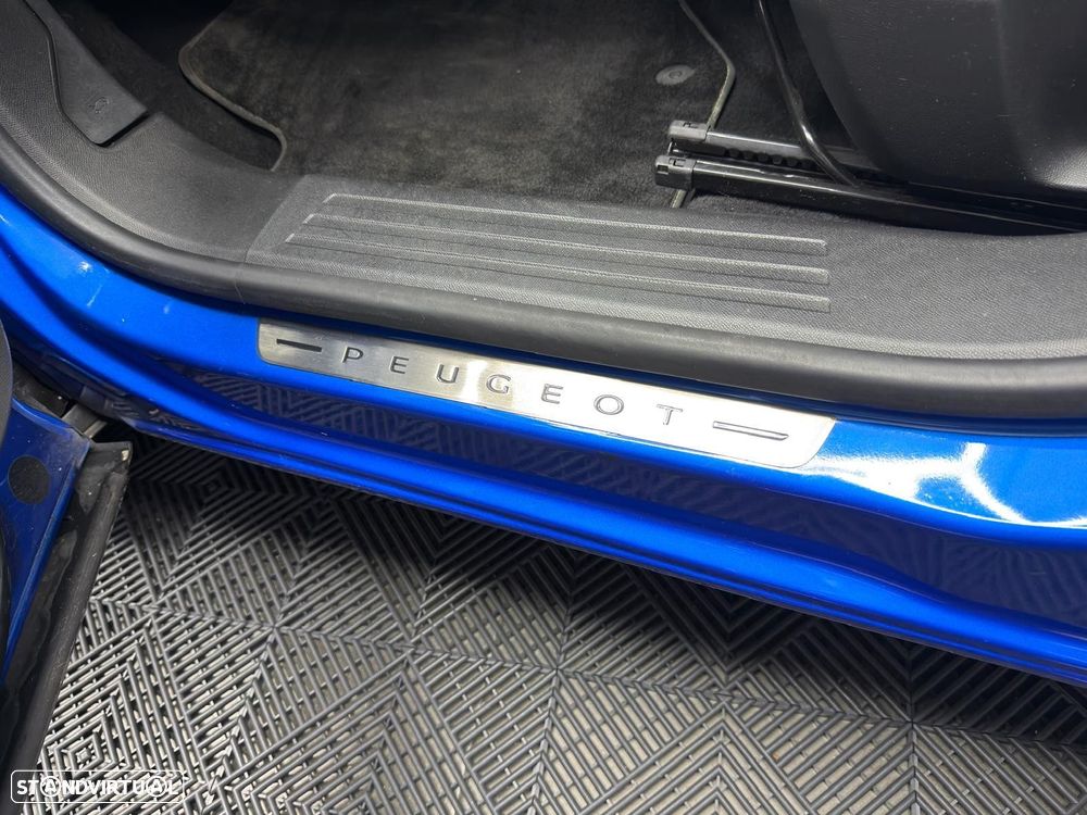 Peugeot 2008 1.2 PureTech GT Line EAT8 - 39