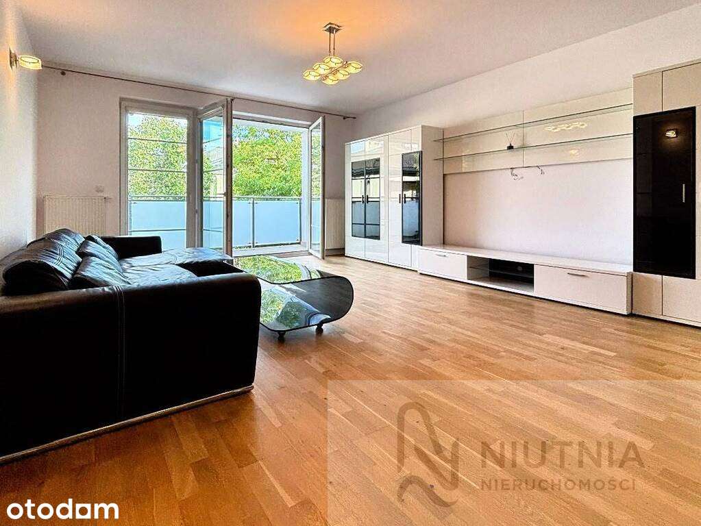 Jasny apartament z dużym balkonem i garażem-Włochy