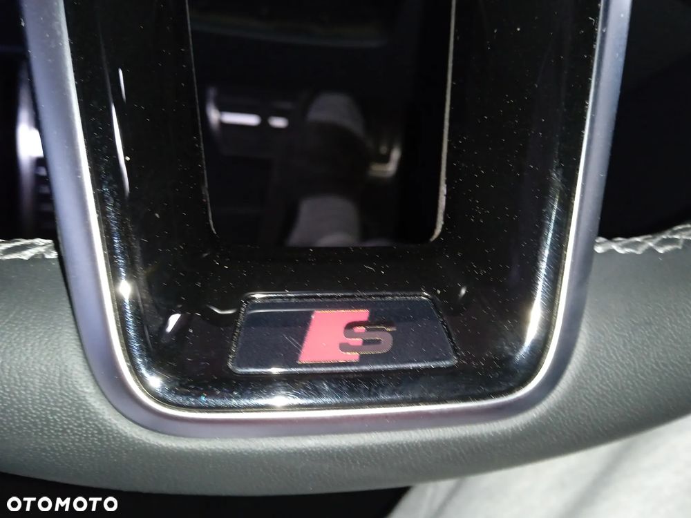 Audi A6 Avant 40 TDI quattro S tronic S line - 31