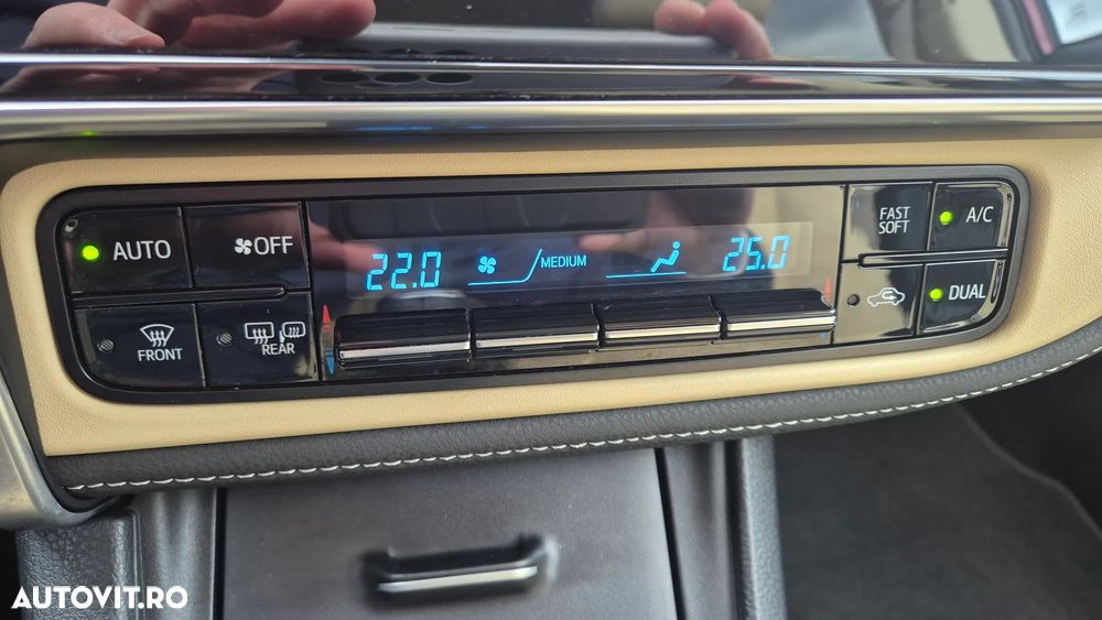 Toyota Corolla 1.6 Valvematic Anniversary - 17