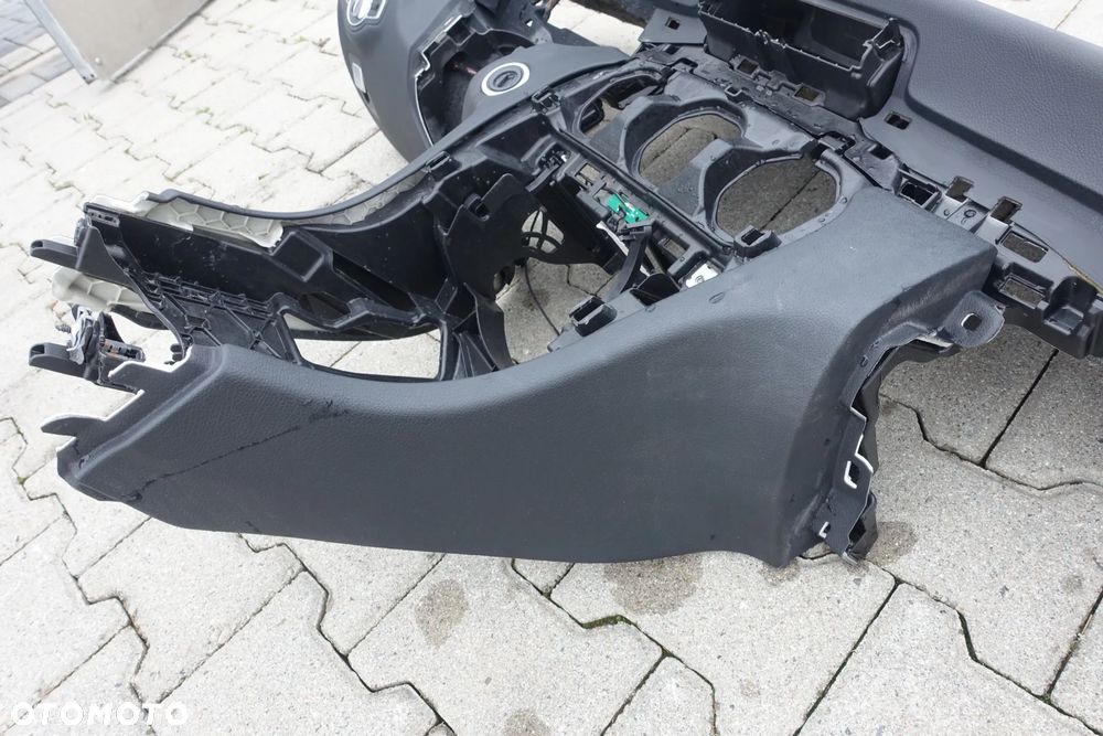 KONSOLA DESKA MERCEDES W205 17r. ORYGINAŁ DEMONTAŻ - 6