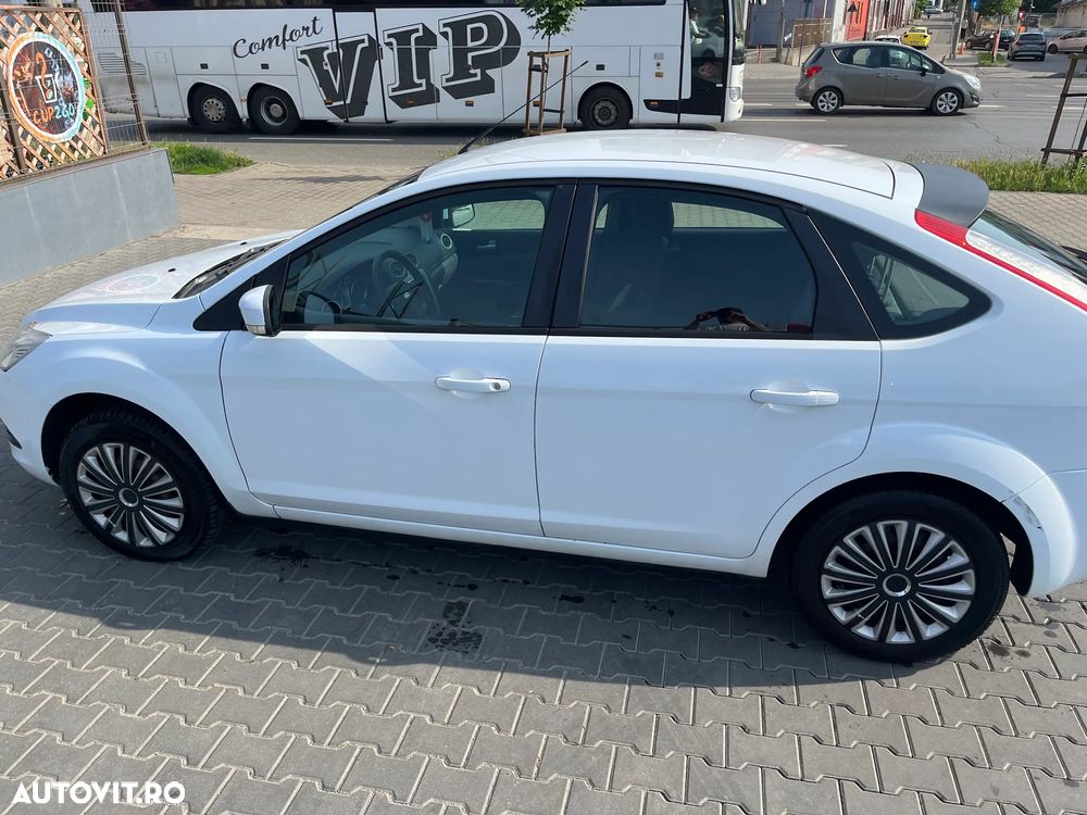 Ford Focus 1.4i Ambiente - 4