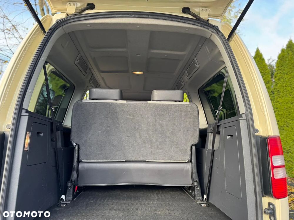 Volkswagen Caddy Maxi 2.0 TDI Comfortline 4Motion - 23